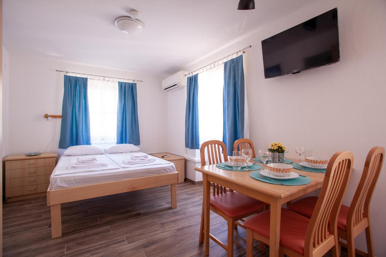 Arcobaleno Apartments Πιράν Εξωτερικό φωτογραφία