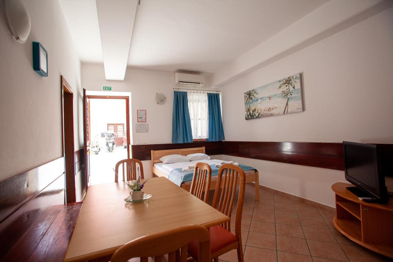 Arcobaleno Apartments Πιράν Εξωτερικό φωτογραφία